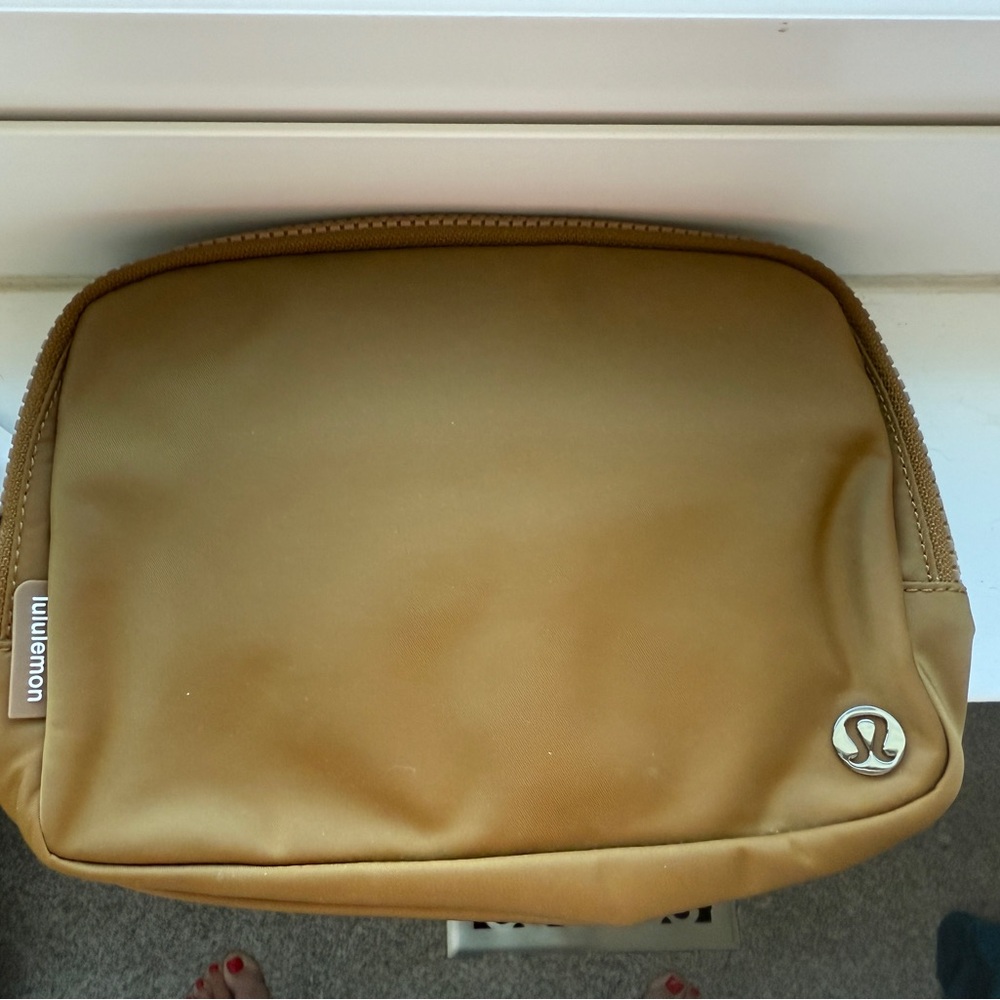 Lululemon Everyday Belt bag - 2 L -  brand new never used. Burnt caramel color